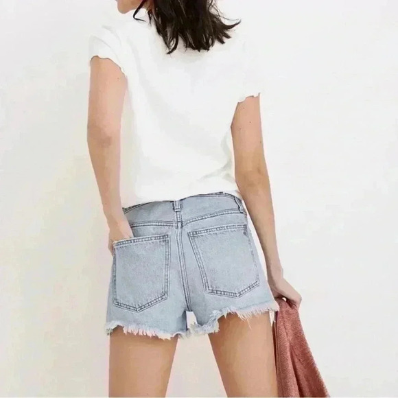 Madewell Relaxed Denim Shorts in Cedarcroft Wash High Rise Raw Hem Size 30- A14 - Picture 9 of 10